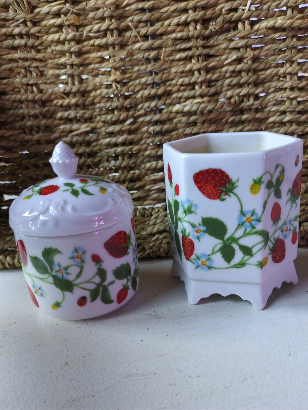 Vintage 1981 Estee Lauder Youth Dew Candles Porcelain Strawberry Floral